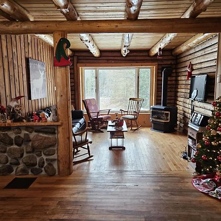 Cozy Log Cottage La Minerve المظهر الخارجي الصورة