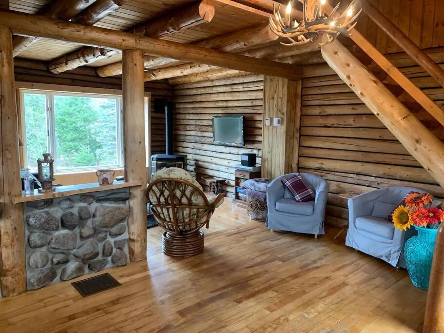 Cozy Log Cottage La Minerve المظهر الخارجي الصورة