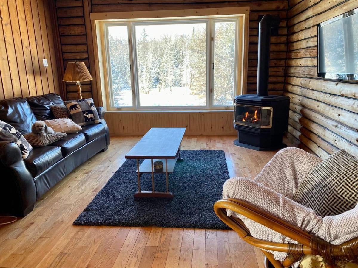 Cozy Log Cottage La Minerve المظهر الخارجي الصورة